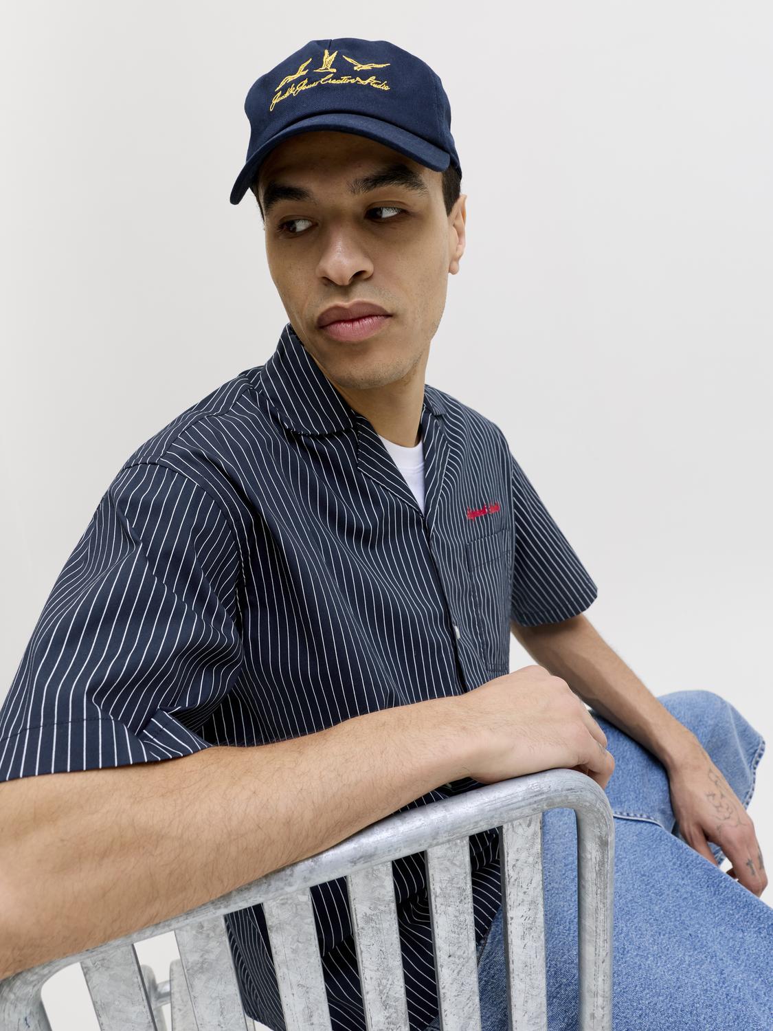 model_shot-creative